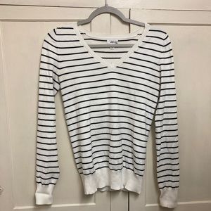 Abound Black and White Striped V-Neck Sweater size Medium